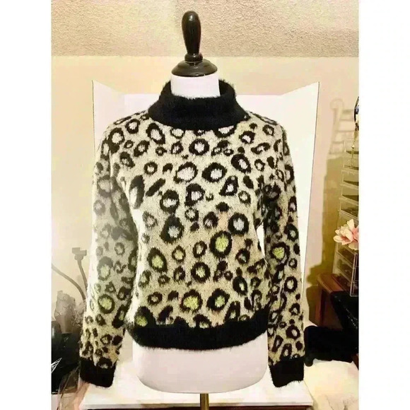 Eyeshadow Sweaters - Women’s Leopard Sweater